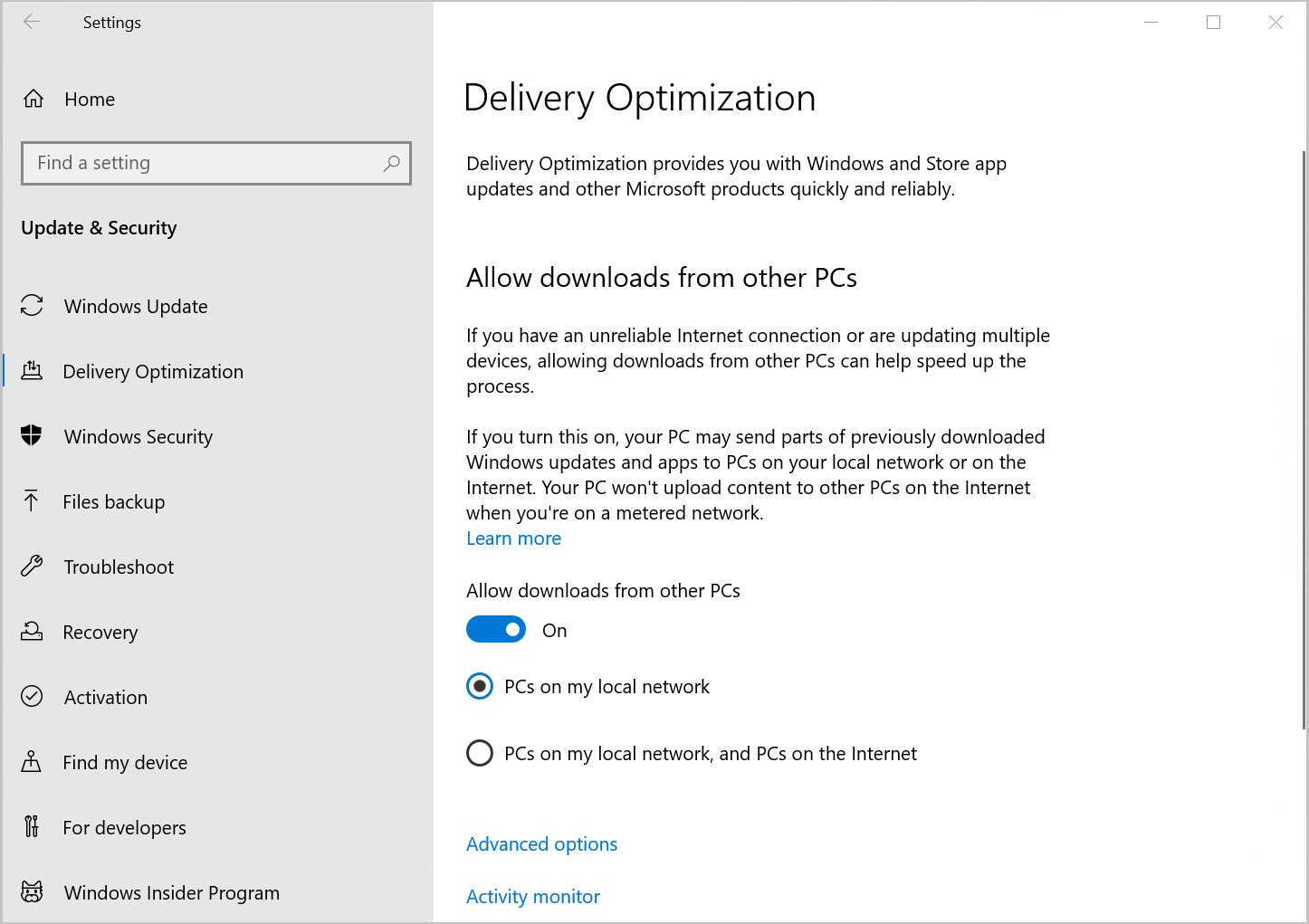 Screenshot of the Windows 10 Delivery Optimization settings displaying the Allow downloads from other PCs option.